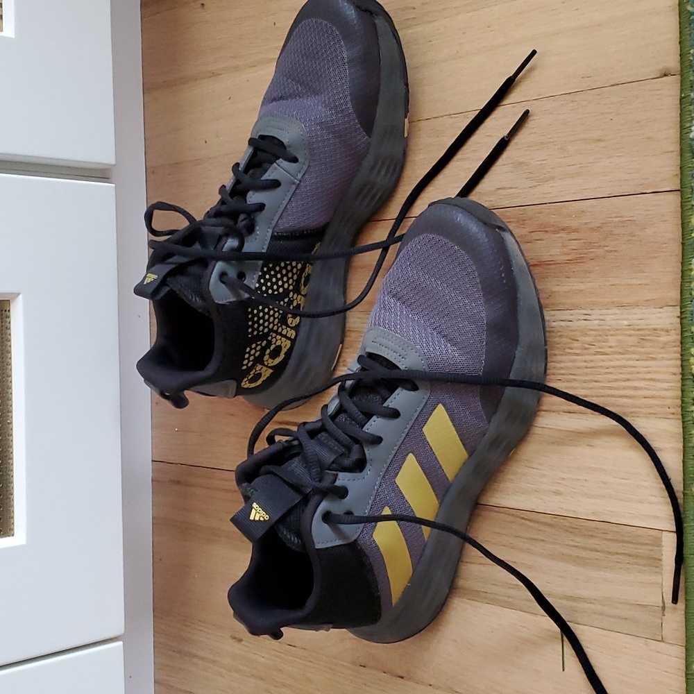 Adidas Kids High Tops Black and Gold Size 6 *Only worn on inside court*